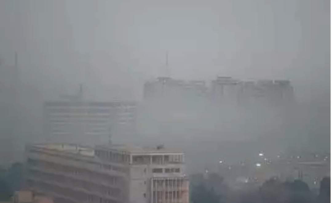 काठमाडौं शहर तुवाँलोले धुम्मियो वर्षा भए मात्र प्रदूषण हट्ने