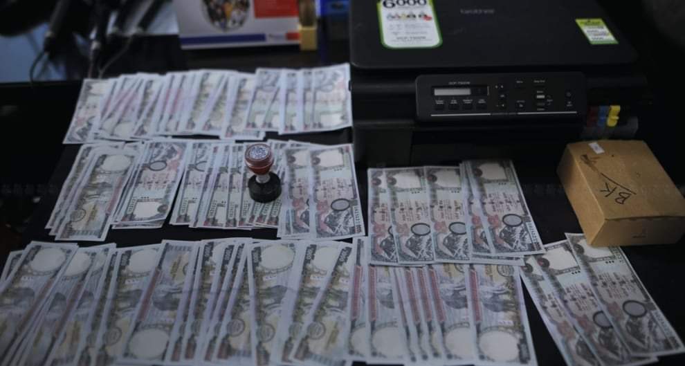 काठमाडौंबाट नक्कली नोट छापिरहेको अवस्थामा प्रिन्टर सहित ५ जना पक्राउ