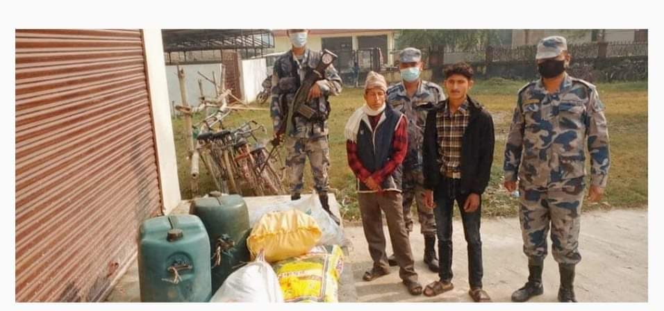 सशस्त्र प्रहरी बर्दियाले अबैध सामान सहित २ जना पक्राउ