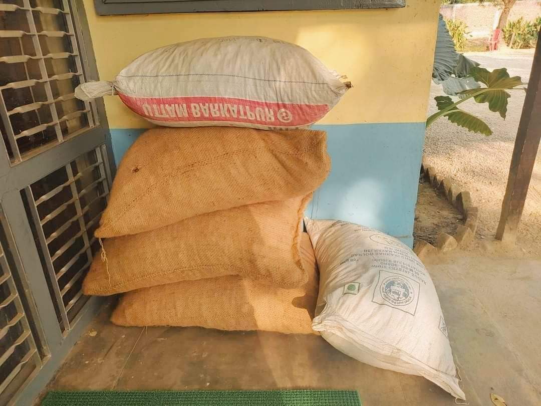 बाँके प्रहरीले अबैध ५ बोरा सुपारी पक्राउ