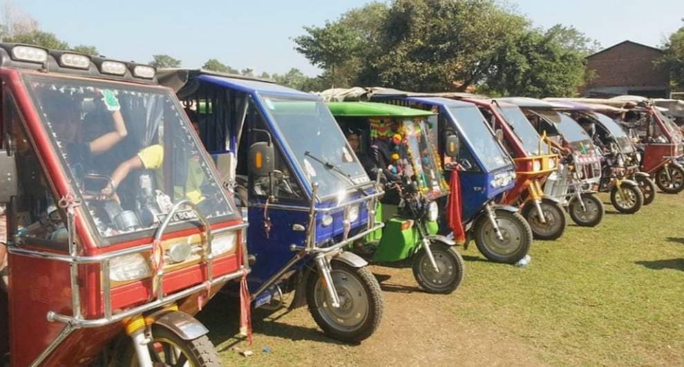 जनकपुरमा ई–रिक्साहरुको चाप बढ्यो ट्राफिक ब्यबस्थापनमा समस्या ?