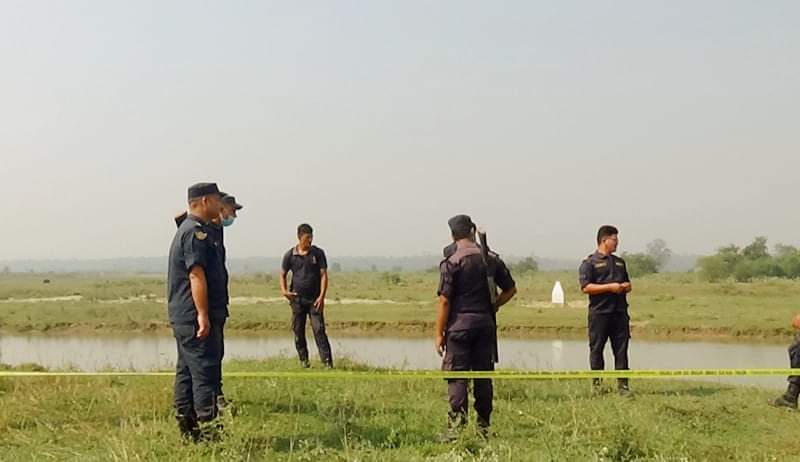 कैलालीमा नाँङ्गै रुखमा हात बाँधेर टाउको छिनालेर बिभत्स हत्या