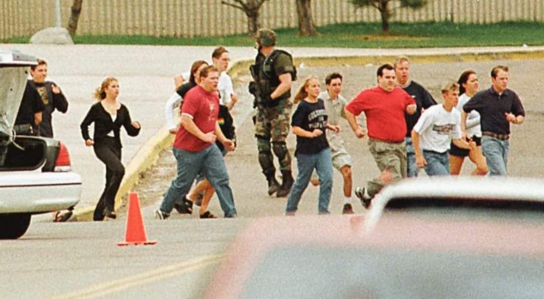 अमेरिकी विद्यालयमा १ किशोरले गोली चलाउँदा ३ जनाको मृत्यु ८ जना घाइते