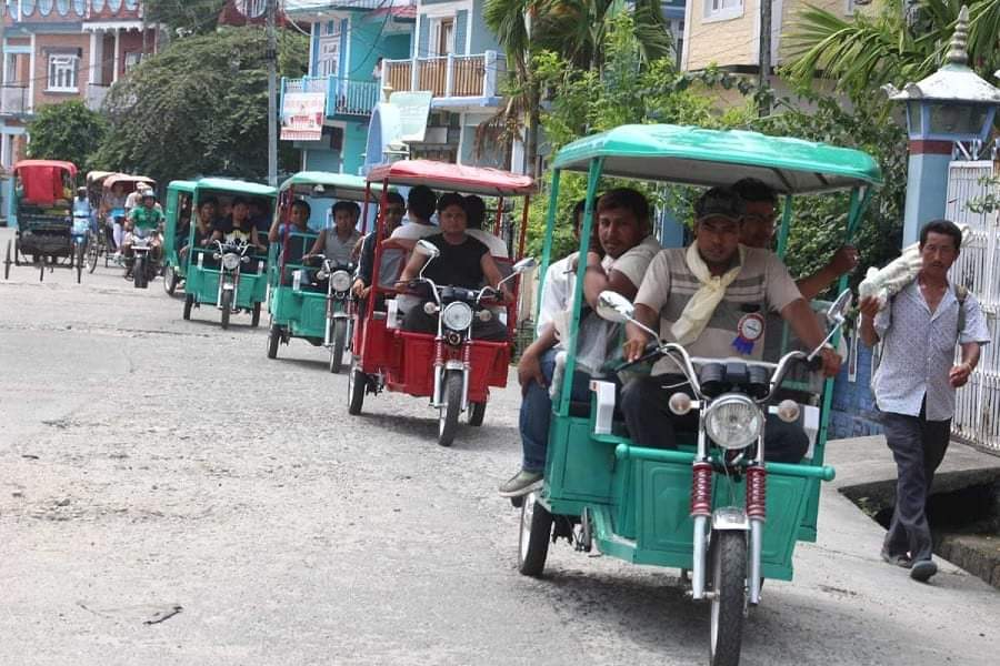 अटो रिक्सा चालक हत्याको विरोधमा बिरगंजमा अटाे चालकहरू आन्दोलित