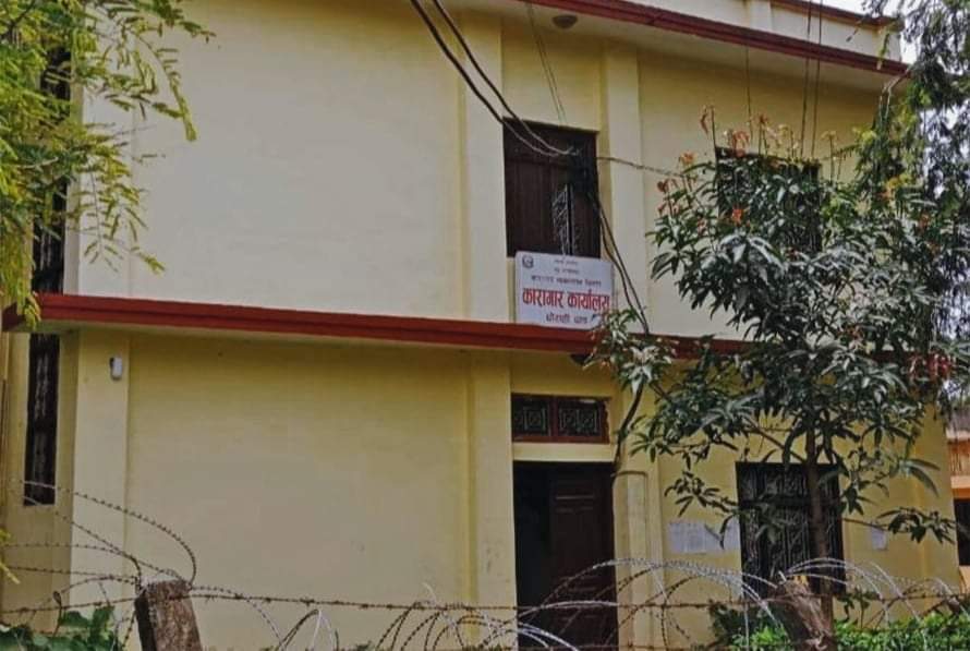 रेस्टुरेन्टमा नास्ता खाने क्रममा घोराही कारगारका नाइके परियार भागेको सिसिटिभी फुटेजमा देखियो