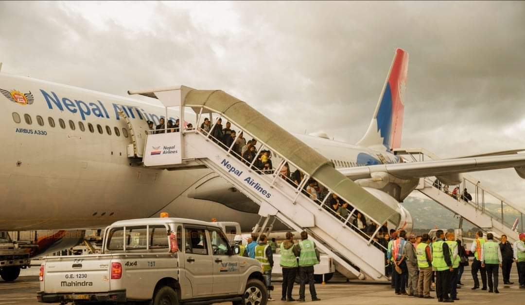 हवाई उडानमा यात्रा गर्दा खोप कार्ड अनिवार्य चाहिने