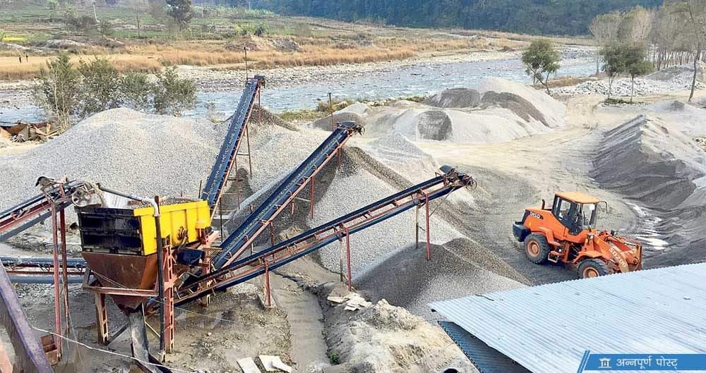 बाँकेको क्रसर तथा बालुवा प्रशोधन उद्योगहरु मापदण्ड बिपरित