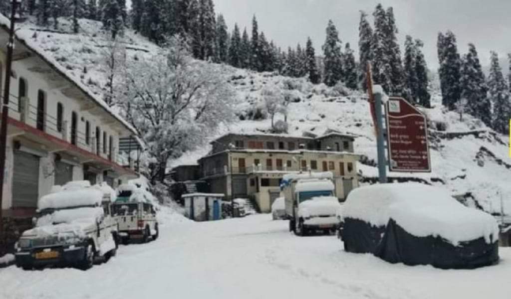 पाकिस्तानमा भारी हिमपहिरामा पुरिएर कम्तिमा २२ जनाको मृत्यु