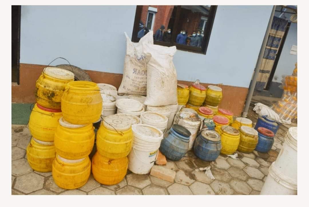 काठमाडाैंमा विगत ७ वर्षदेखि गुणस्तरहीन मह उत्पादन विक्री गर्दै आएका १ जना पक्राउ