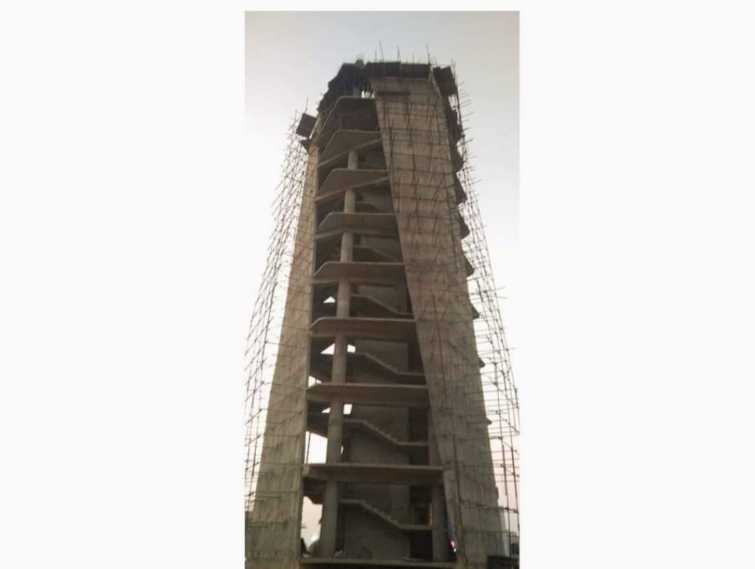 कोहलपुर गोलपार्कमा सुविधा सम्पन्न धरहरा भ्यूटावर निर्माण हुँदै