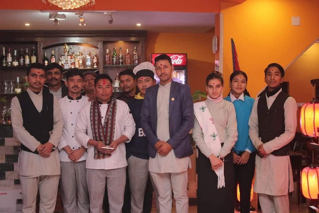 होटल पौवा घोराहीले शिवरात्री विशेष आउने ग्राहकलाई नि:शुल्क प्रसाद वितरण