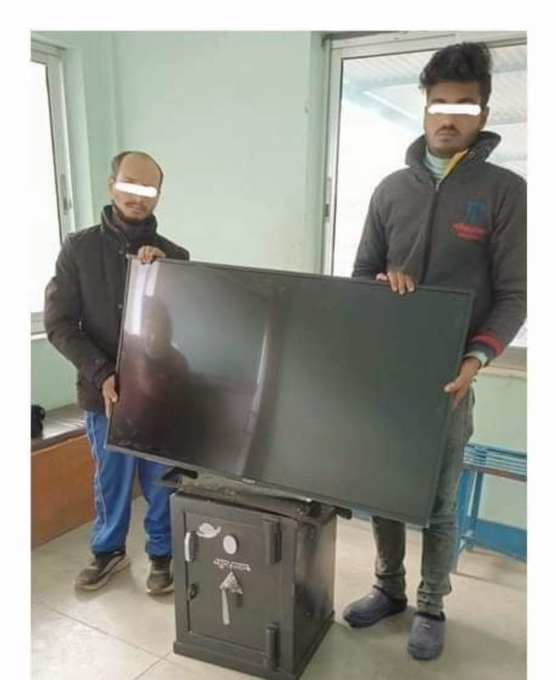 काठमाडौं बुढानीलकण्ठबाट चोरीको सामानसहित २ जना पक्राउ