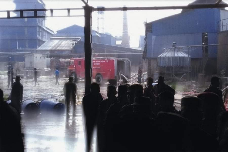 सप्तरीको साबुन उद्योगमा आगलागी हुँदा ५० लाख बराबरको क्षति