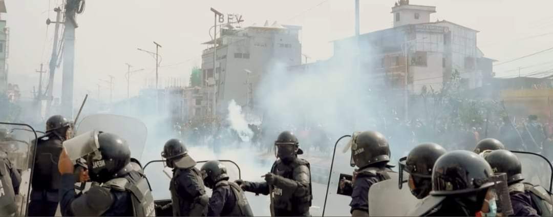 काठमाडौं बानेश्वर दिनहुँ जसो किन बन्दैछ रणभूमि ? सडक जाम