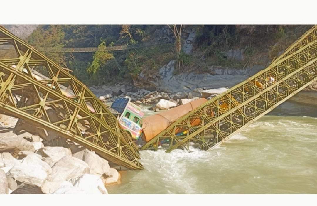 अरुण नदिको बेलिब्रिज भाँचियो