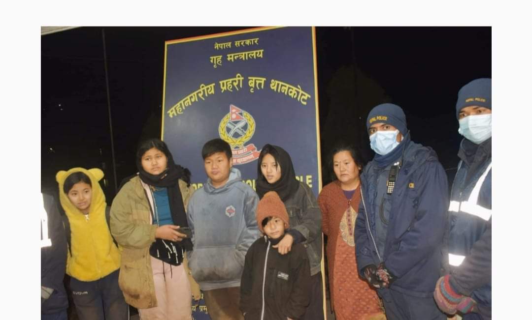 चन्द्रागिरिमा हिउँ खेल्न गएका ५ जना महिला तथा बालबालिकाको उद्धार