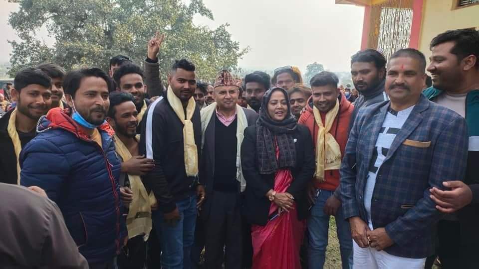 राजमो दाङका पुर्ब अध्यक्ष सहित ५ सयबढि एमालेमा प्रबेश