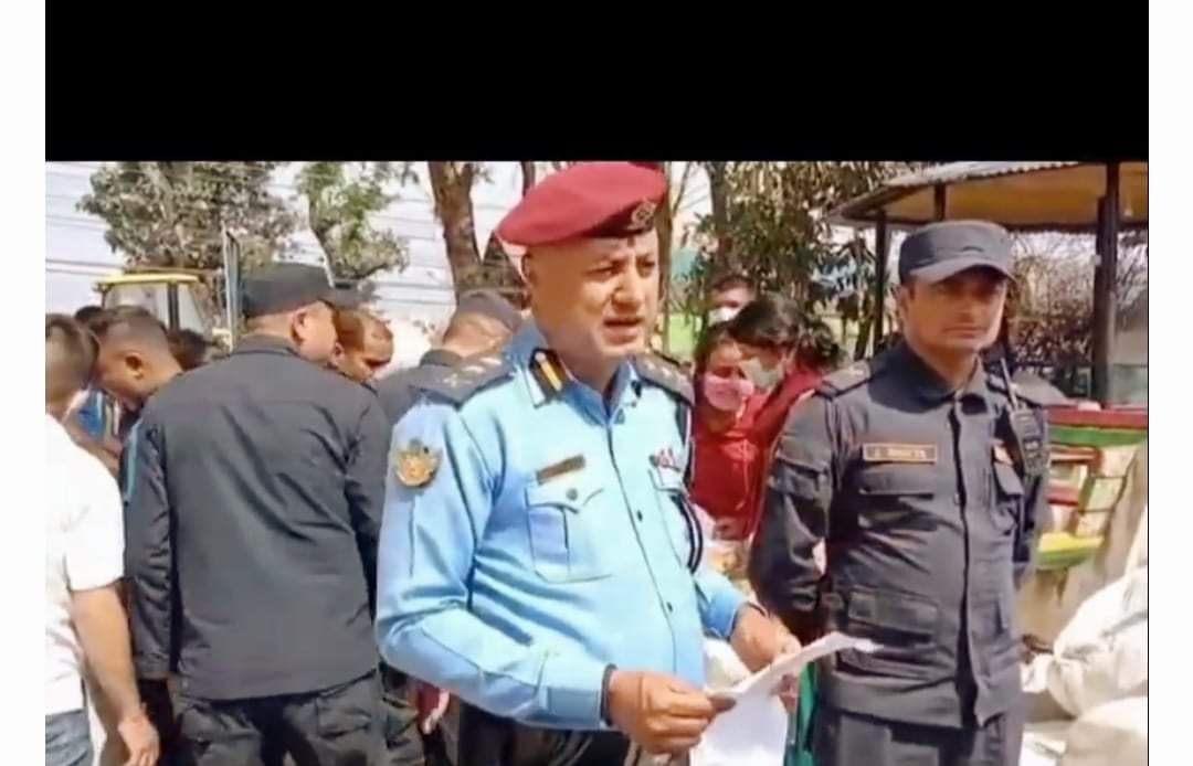 चितवनमा एसपी अधिकारी आएदेखि करोडौं रुपैयाँ अवैध सामाग्रीहरु पक्राउ