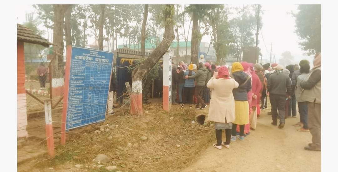 बर्दिया मैनापोखर सडकमा पीडितहरुको चक्काजाम प्रहरी कार्यालय घेराउ