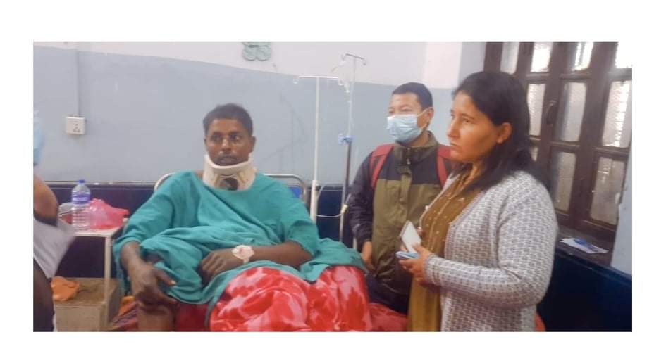 बाँकेमा बाघले फेरी मान्छेलाई आक्रमण गर्‍यो बाघसंग लडेर ज्यान बचाए