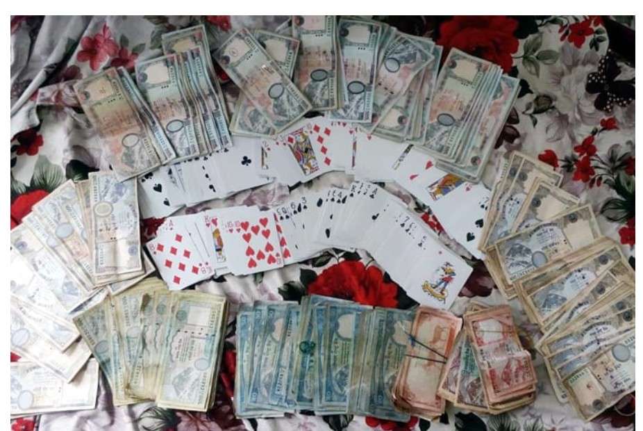 प्रहरीले विभिन्न स्थानबाट ५४ जना जुवाडेहरु पक्राउ