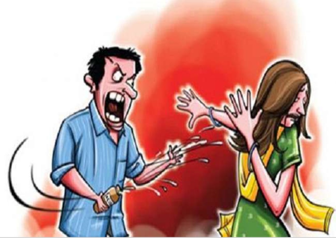 बुहारीमाथि एसिड आक्रमण गरेको आरोपमा ससुरा र जेठाजु  पक्राउ