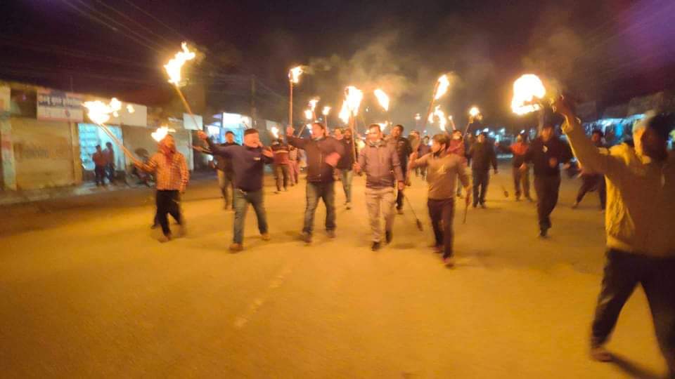 राप्रपा नेपाल विद्यार्थी संगठनले पेट्रोलियम पदार्थको मूल्य वृद्धिको बिरोधमा मसाल जुलुस