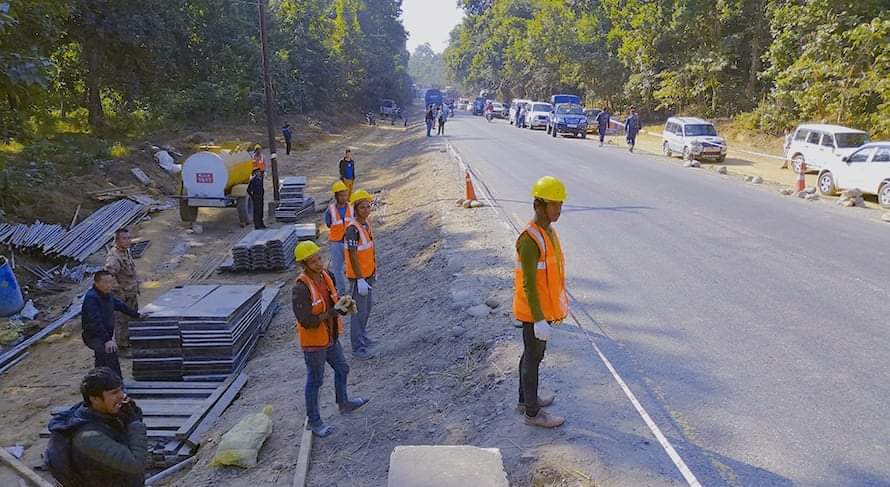 बुटवल नारायणगढ सडक विस्तारको काम सुस्त सवारीसाधन र यात्रुलाई सास्ती