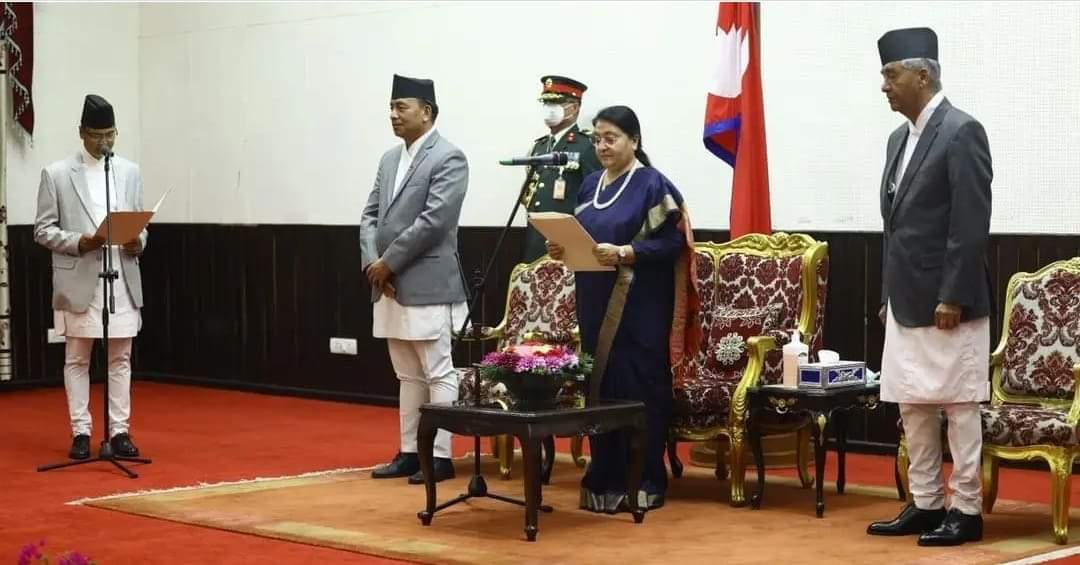 गोविन्द बन्दीले लिए कानुनमन्त्रीको शपथ