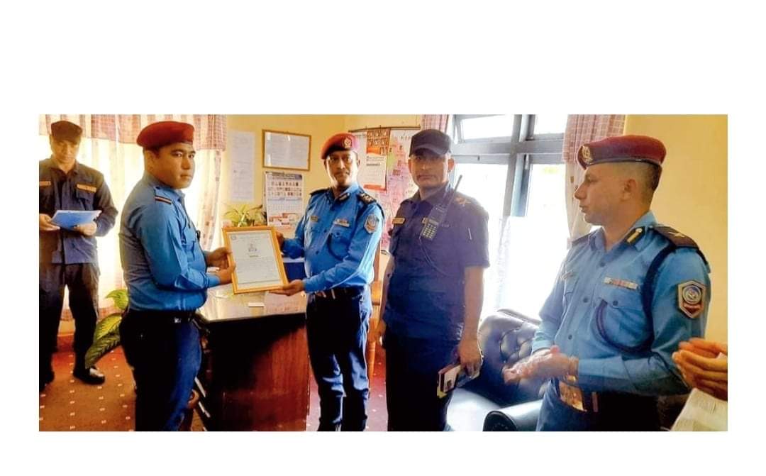 स्याङ्जामा उत्कृष्ट प्रहरी ”POLICE OF THE MONTH” सम्मानद्वारा सम्मानित