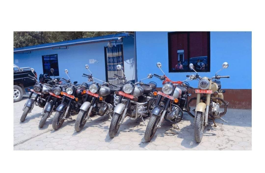 काठमाडौं प्रहरीले नक्कली नम्बर प्लेटको ७ वटा बुलेट मोटरसाइकल पक्राउ
