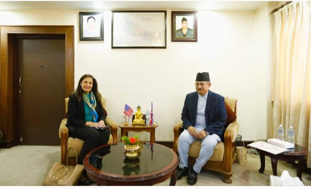 अमेरिकी उपमन्त्री र गृहमन्त्री खाणबिक भेटवार्ता