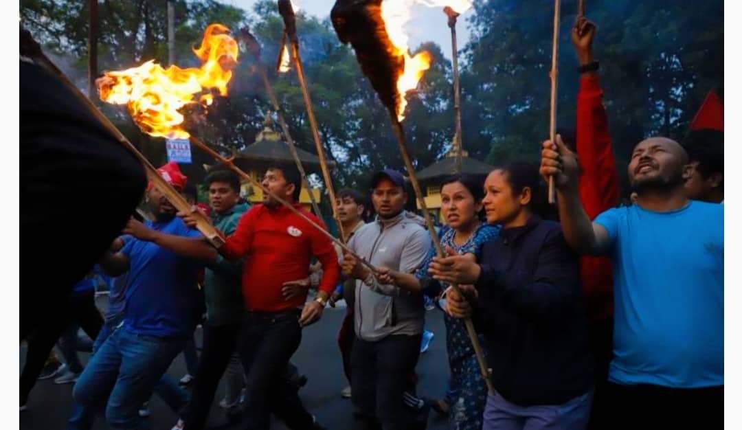 पेट्रोलियम पदार्थको मूल्य वृद्धिविरुद्ध अनेरास्वियुको प्रदर्शन जारी