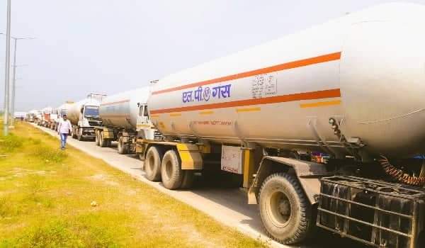 हेटौँडामा भारतीय ग्यास बुलेटको ट्रकको ठक्करबाट २ जनाको मृत्यु