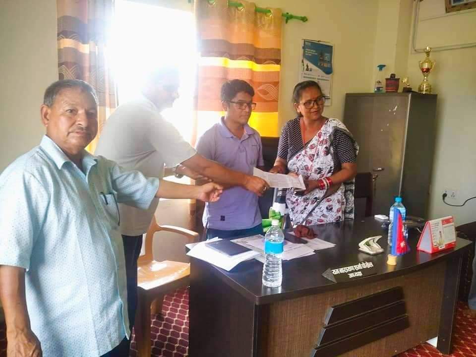 वातावरण संरक्षण पत्रकार मंचले नदीमा हुने चरम दोहनलाई रोक्न गाउँपालिकाकाई ध्यानाकर्षण पत्र