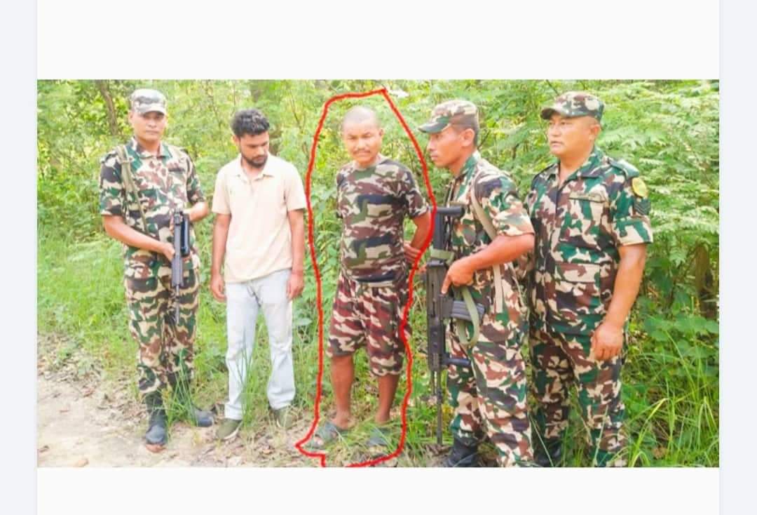 नेपाली सेनाले अवैद्ध भरुवा बन्धुकसहित १ जना बाँके राष्ट्रिय निकुञ्जबाट पक्राउ