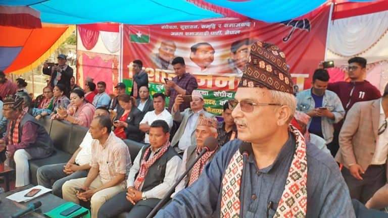 बाबुराम भट्टराईसहित ९ जना नेतालाई पद-मुक्त पार्टी फुटाउने सपना चक्नाचुर