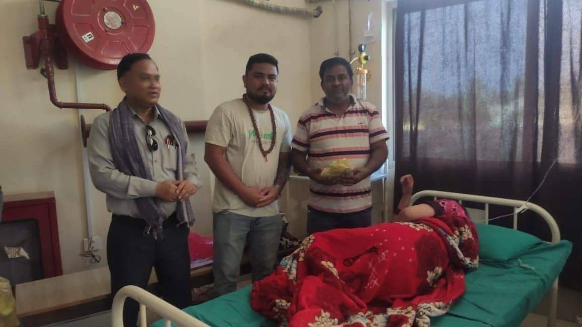 खजुरा युवा क्लबद्वारा क्यान्सर अस्पतालमा वृक्षारोपण तथा बिरामीलाई फलफुल