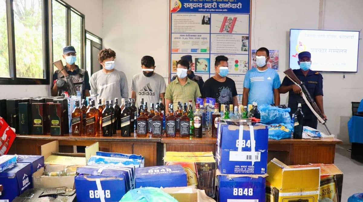 नेपाली रक्सीलाई बिदेशी ब्राण्ड भनेर बिक्री गर्ने ५ जना पक्राउ