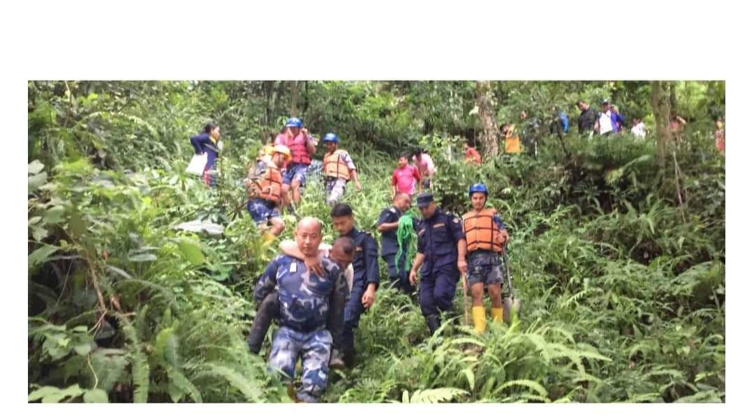 भिरमा अड्किएका व्यक्तिको सकुशल सशस्त्र प्रहरीद्वारा उद्धार