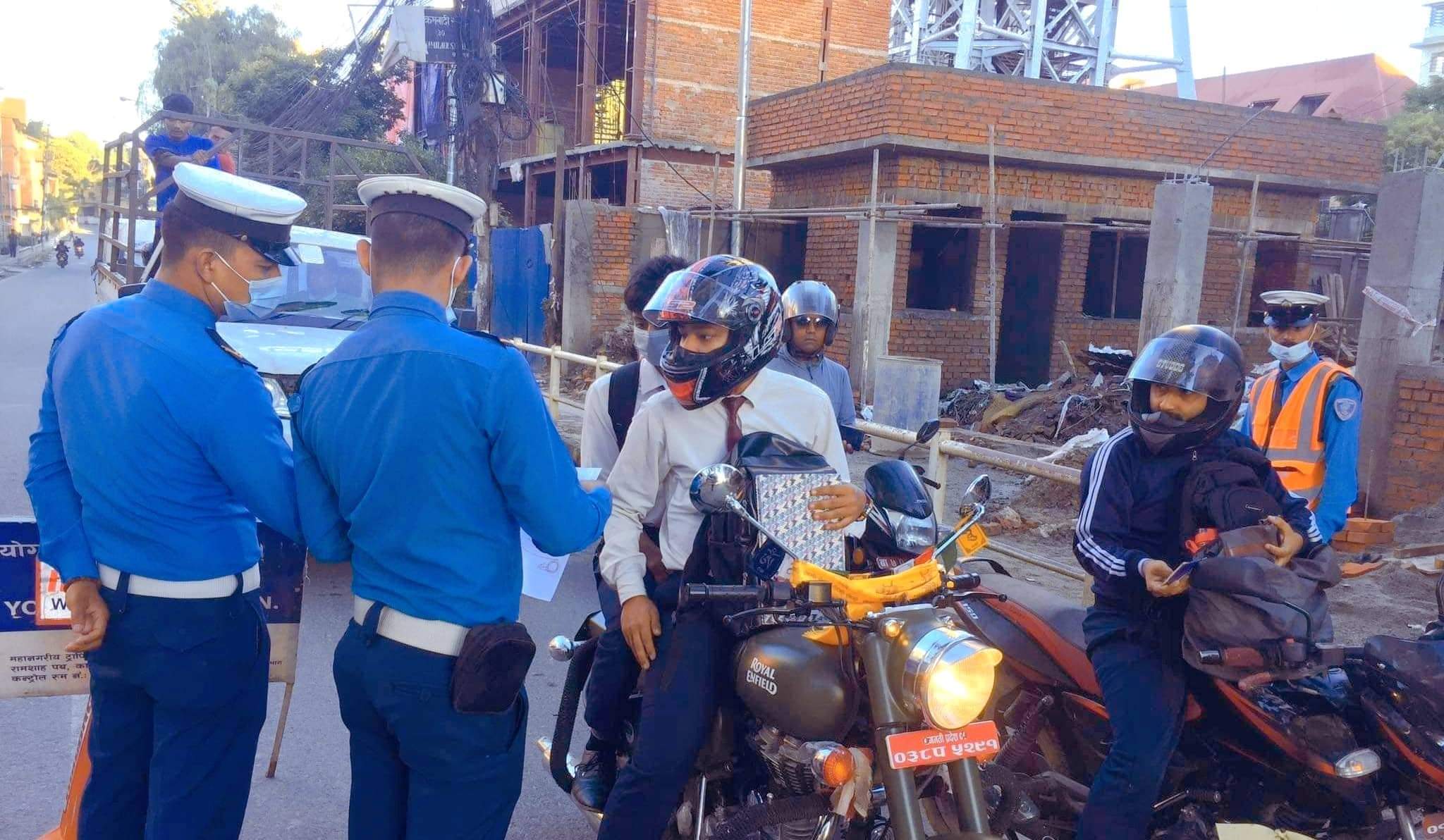 काठमाडौं उपत्यकामा ट्राफिक प्रहरीको विद्यार्थी लक्षित सचेतना कार्यक्रम सुरु