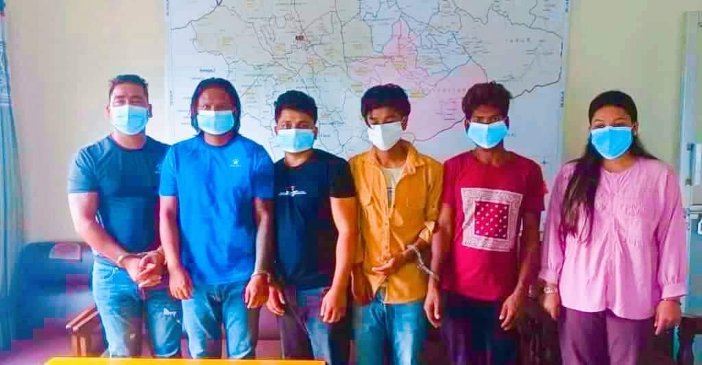 दाङ प्रहरीको ठुलो सफलता भेट्न बोलाएर अपहरण गरी बार्गेनिङ गर्ने ६ जना पक्राउ