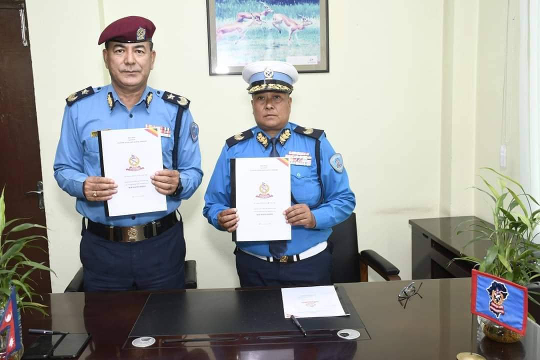 कार्यालय प्रमुखहरुसंग एआईजी धानुकले गरे कार्यसम्पादन सम्झौतामा हस्ताक्षर