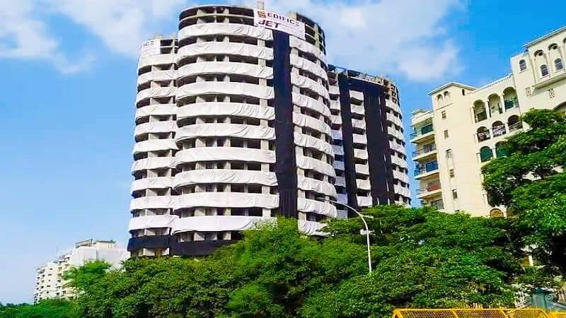 किन ढालिँदै छ भारतको ट्वीन टावर ?