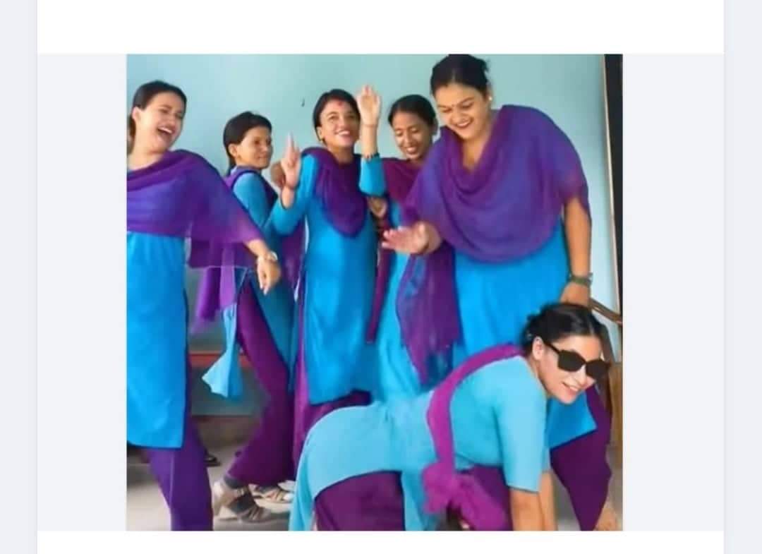 सरकारी युनिफममा डगी डान्स गरेर आलोचित स्वास्थ्यकर्मीहरुले मागे माफी