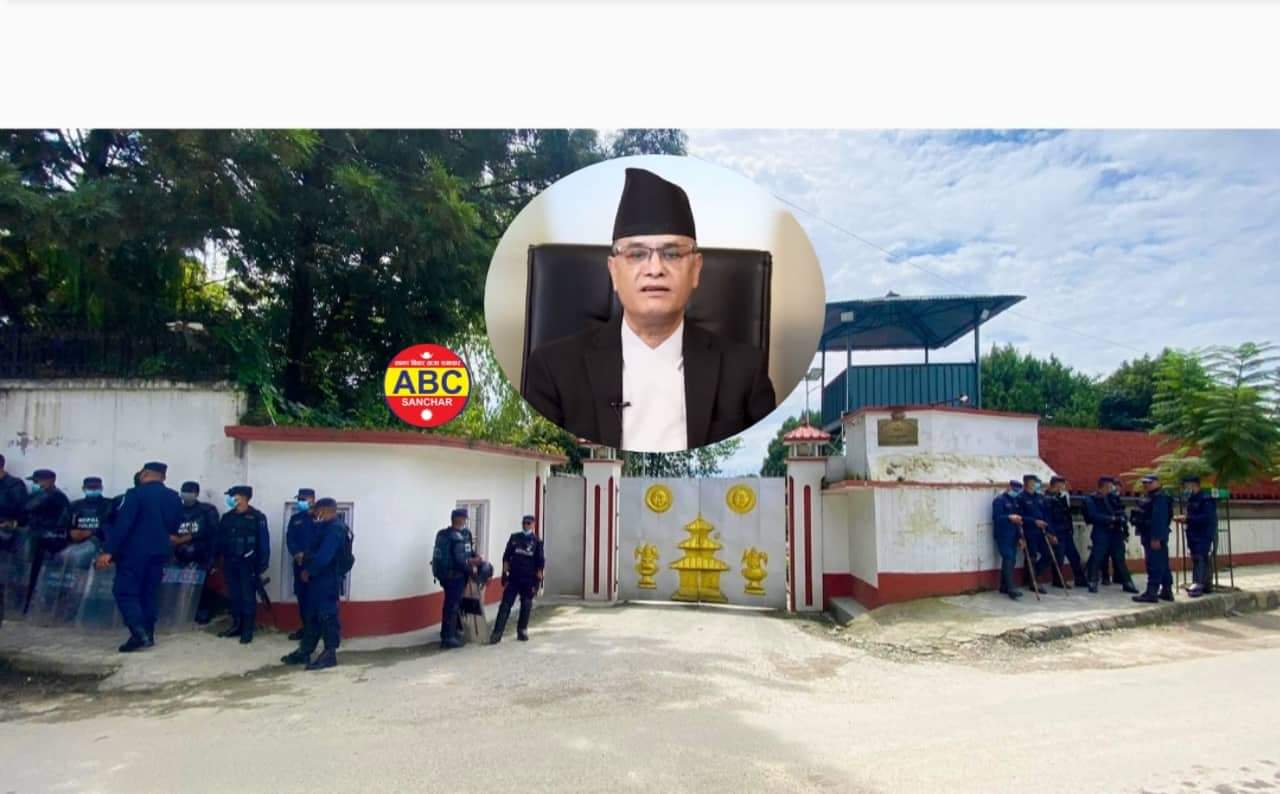 चोलेन्द्रले आक्रोशित हुँदै भने सुरक्षाकर्मीले निवास घेरे पछी म कसरी निस्कन सक्छु 