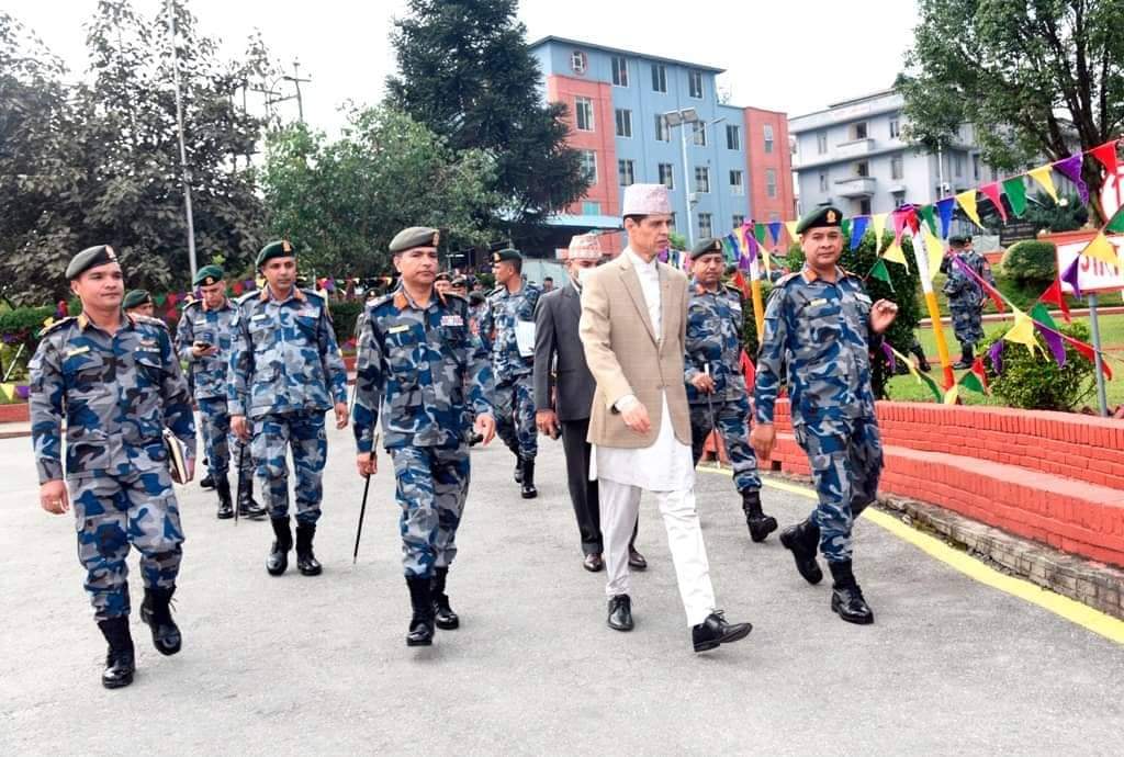 गृहसचिव सिंहबाट सशस्त्र प्रहरी प्रधान कार्यालयको निरीक्षण एवं कर्मचारीहरुलाई निर्देशन