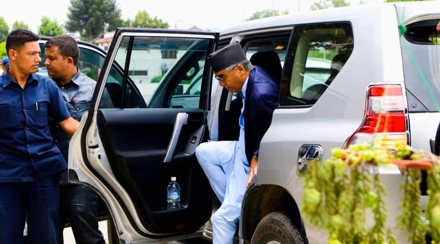 प्रधानमन्त्री शेरबहादुर देउवा राष्ट्रपति विद्यादेवी भण्डारीलाई भेट्न निवासमा