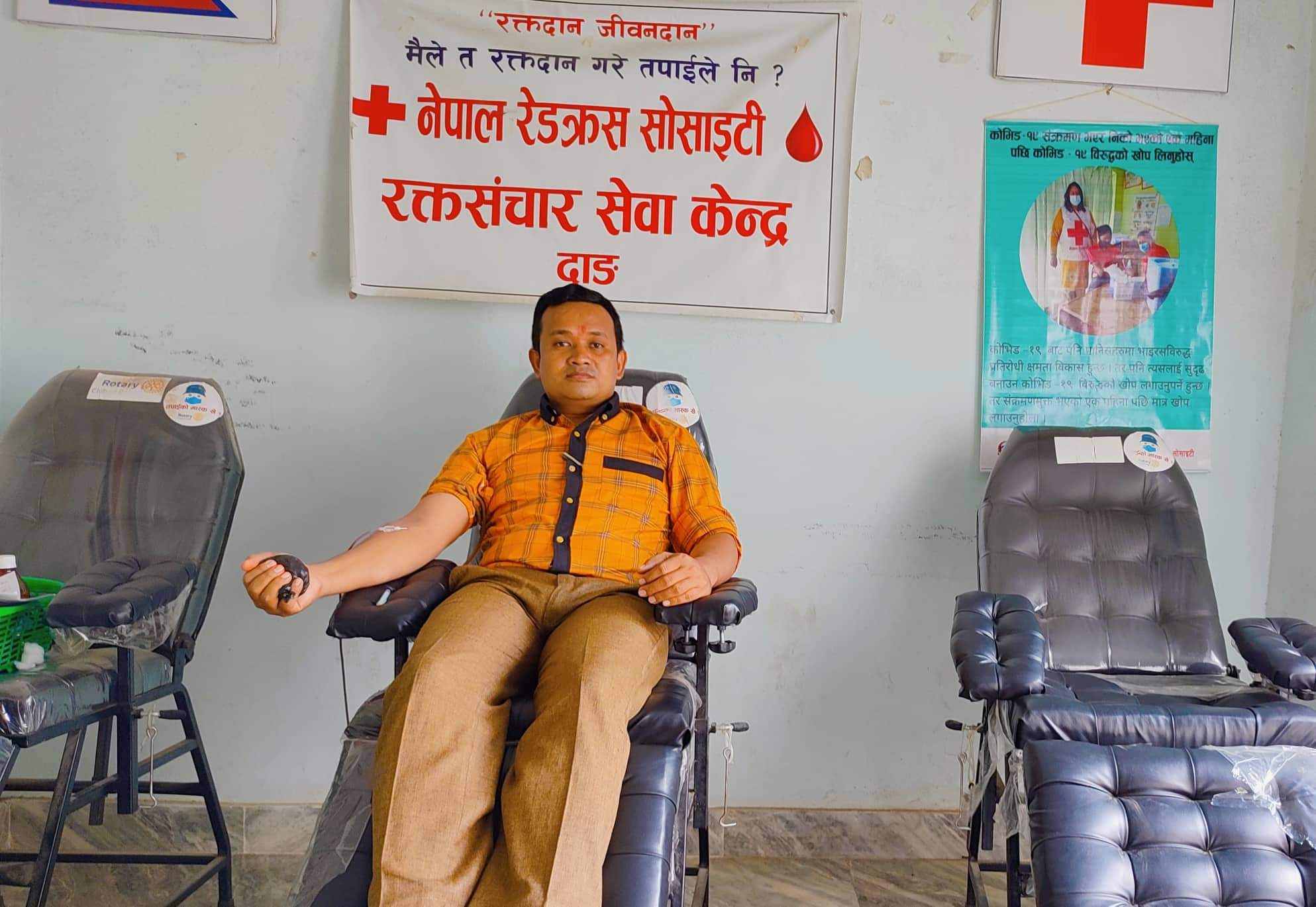 पत्रकार सागर थापाले आफ्नो जन्म दिन रक्तदान गरेर मनाए आफ्नो रगतले अरुको ज्यान बाच्छ भने ठुलो धर्म हो