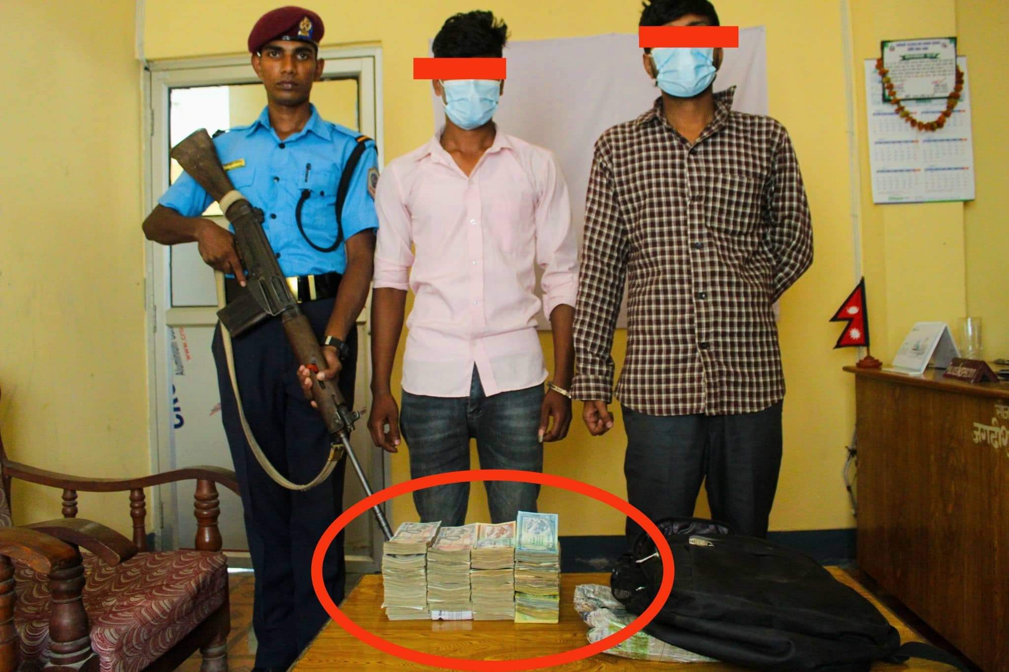 धनुषा प्रहरीले स्रोत नखुलेको २० लाख रूपैयाँसहित २ जना पक्राउ